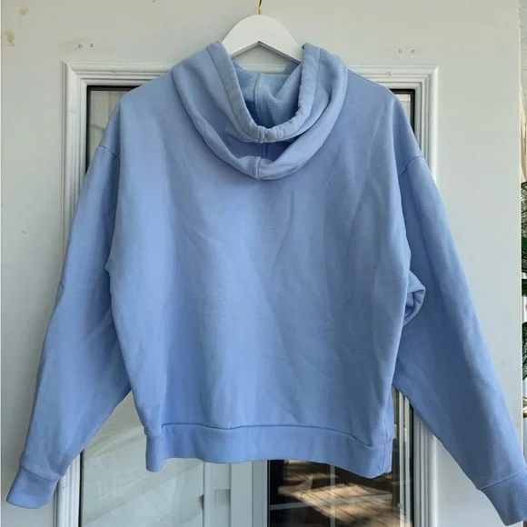 ALO Yoga Accolade Relaxed Hoodie in Seashell Blue - Picture 7 of 7